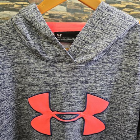 AV-1018 Under Armour Hoodies
