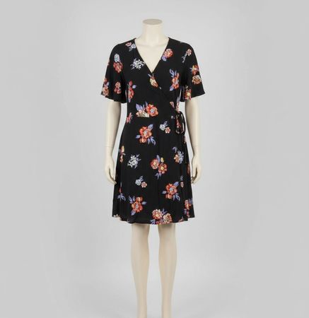 3970 - Old Navy, Divided e mini abito in stile Y2K