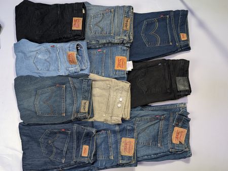 Women's Levi's Jeans