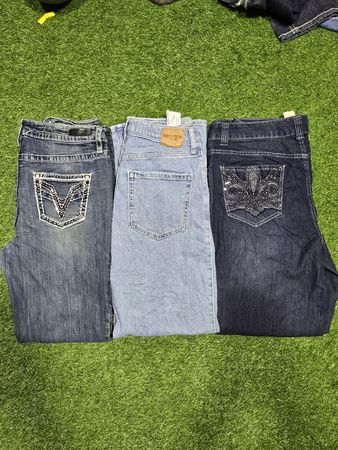 Jeans Flare/Bootcut com Bordado Y2K