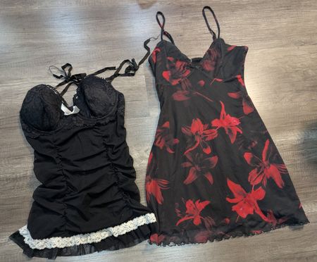 4002 - Magliette in stile Y2K