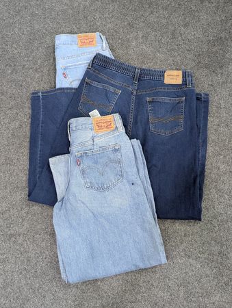 ZV1969 Ladies Levi’s Jeans