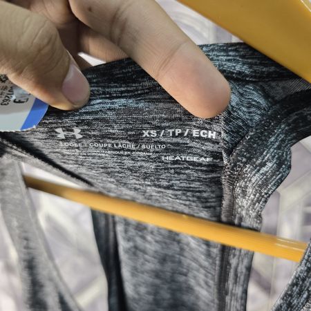 AV-1081 Under Armour Tank Tops