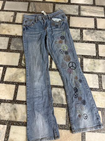 Custom handpick Y2K LADIS JEANS BACK STONE POCKET AND EMBROIDERY JEANS AND FAT THREAD