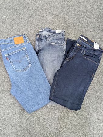 CRZ1973 Ladies Levi’s Jeans