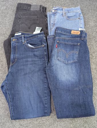 CRZ1974 Ladies Levi’s Jeans