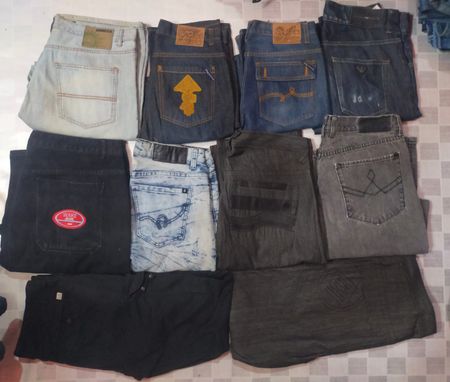 ROCAWEAR  AND  OTHER MIX  BRANDS JEANS (ID 237)