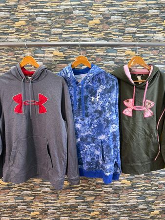 AV-1116 Under Armour Hoodies