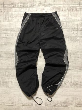 PREMIUM NIKE BAGGY NYLON TRACK PANTS 2000s