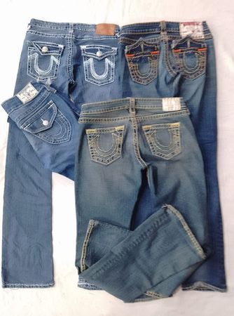 CR6843 True Religion Flare & Straight Jeans