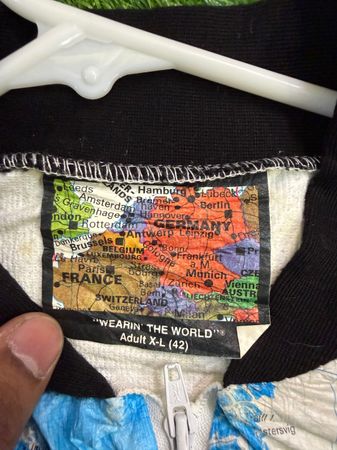 AVG-0285 Unbranded Vintage WindBreaker