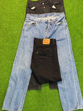 AVG-0296 Levi’s 501 Jeans