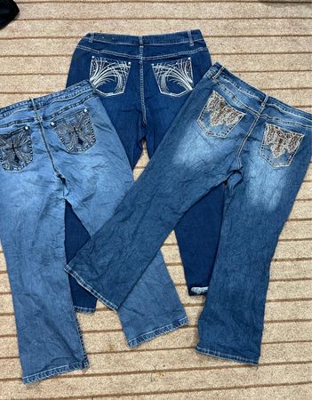 Y2K Flared & Embellished Jeans-27pcs BT-EM-11