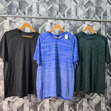 AV-1127 Lululemon T-shirts