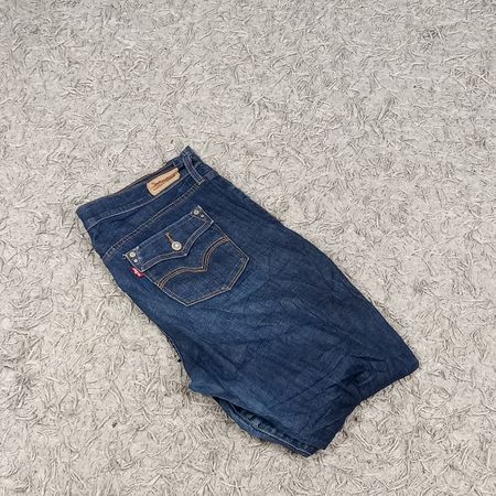 LEVI'S WOMAN'S DENIM JEANS - BUNDLE 23