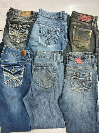 R452 Ladies Y2k Embellished & Embroidered Flared Jeans