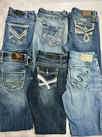 R453 Ladies Y2k Embellished & Embroidered Flared Jeans