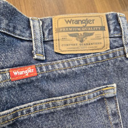 AV-1156 Wrangler Jeans