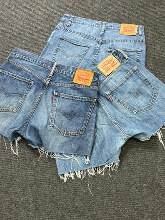 Levi's Cut-Off Shorts – Premium AB Grade