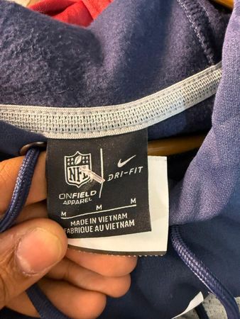 AV-1133 NFL Sweatshirts & Hoodies