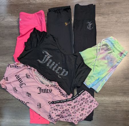 4420 - T-shirts à manches courtes et longues Juicy Couture, shorts, leggings