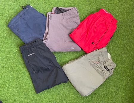 Pantalons de survêtement de marque comprenant Nike, Adidas et d'autres.