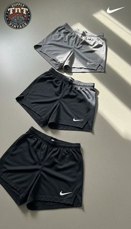 Authentic Nike Shorts -TNT1603