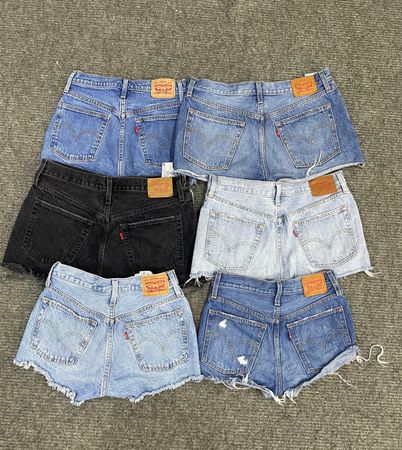 Levi’s Sexy Shorts - (20/03)