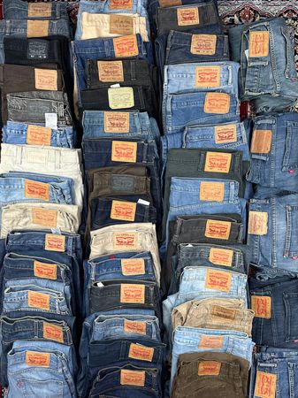 Men’s Levis mix code Jeans 48 Pieces