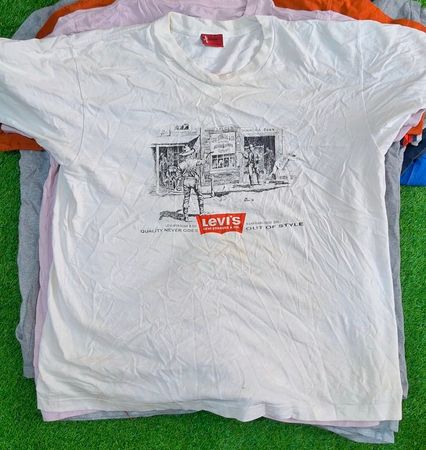Levi's T-shirts