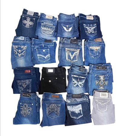 Y2K EMBROIDERED FLARED JEANS