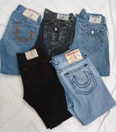CR7043 Vintage True Religion Men’s Jeans
