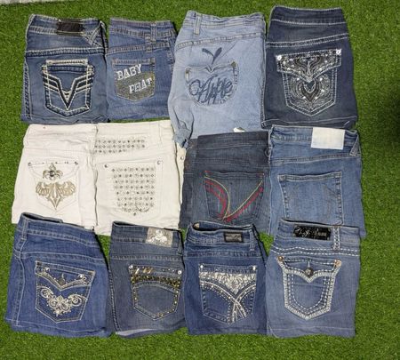 APPLIE BOTTOMS AND OTHER MIX BRANDS MINI SKIRTS (C 77)