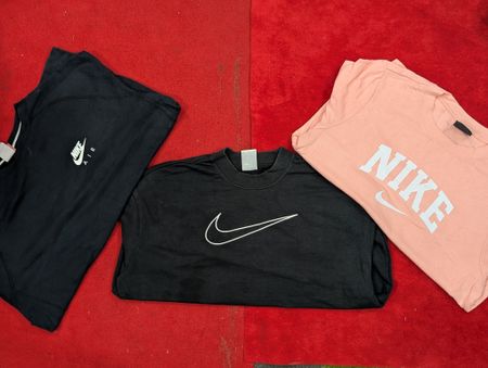 ナイキのスウェットシャツ