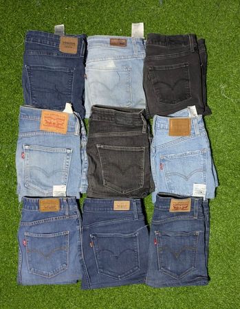 LEVI’S  MINI SKIRTS (C 99)