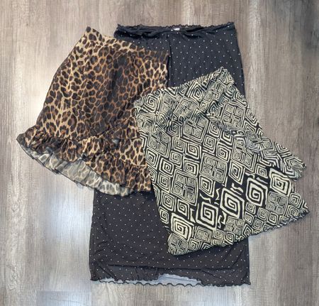 4641 - Jupes de style Y2K