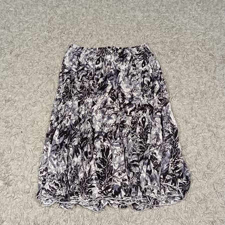 Y2K POLY SKIRTS (BLACK & WHITE) - BUNDLE 28