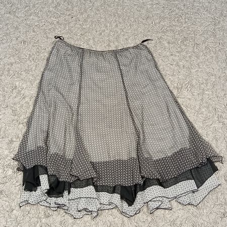 Y2K POLY SKIRTS (BLACK & WHITE) - BUNDLE 31