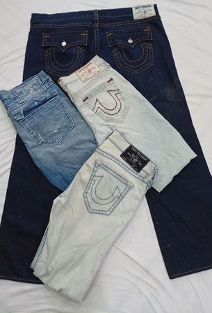 CR7142 Vintage True Religion Men’s Jeans