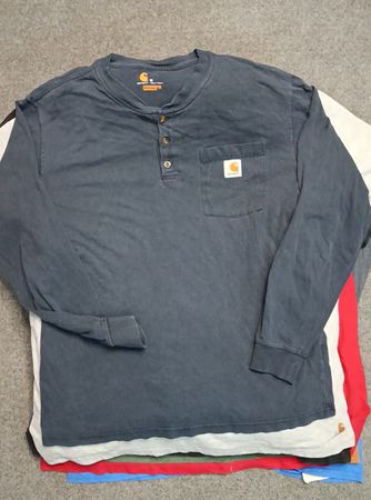 Carharttと他のブランドのTシャツ