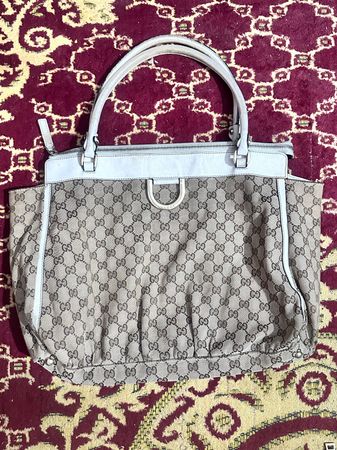 5 stylish smart bags