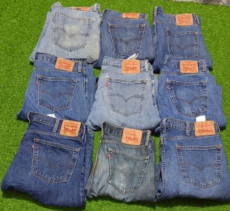 LEVI’S JEANS (A 52)