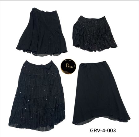 Y2K Style Poly Skirt – Retro Vibes & Streetwear Look (GRV-4-003)