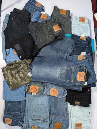 Women's Levi's Jeans