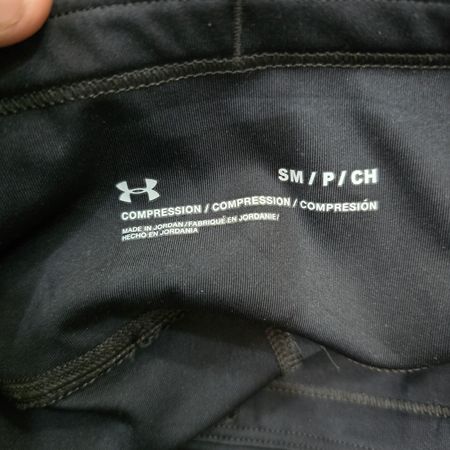 「AV-1329 アンダーアーマーレギンス」