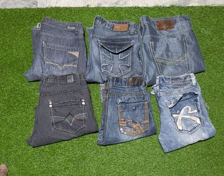 GUESS AND OTHER BRAND JEANS (MRA4)