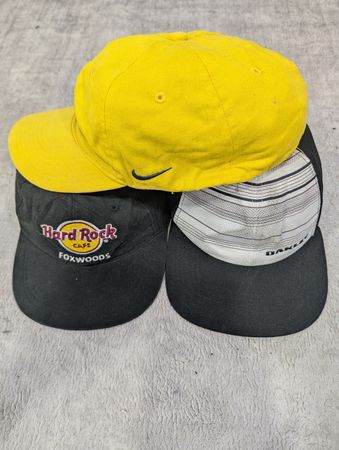 CRZ2152 Mixed Brand Caps - (264)