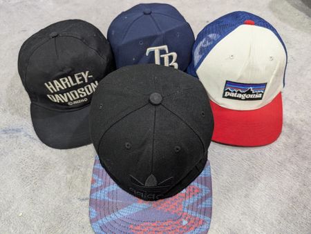 ZV2155 Mixed Brand Caps -(264)