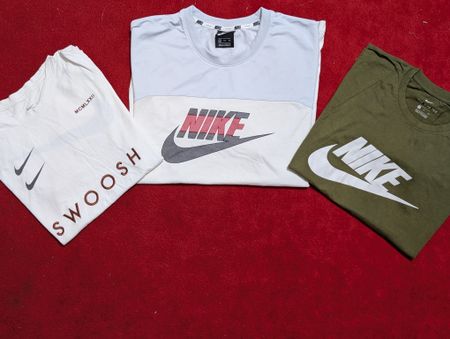 T-shirt Nike