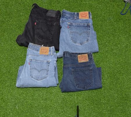 LEVI'S JEANS AND OTHER BRAND (MRA012)